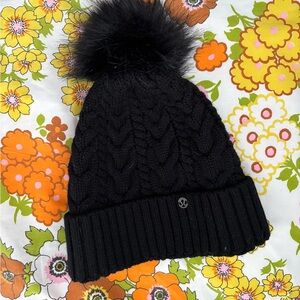 NWOT Lululemon Black Beanie hat Cable Knit Beanie with Pom-Pom Twisted Bliss